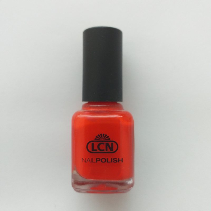 Smalto colore LCN 8 ml hot chili.
